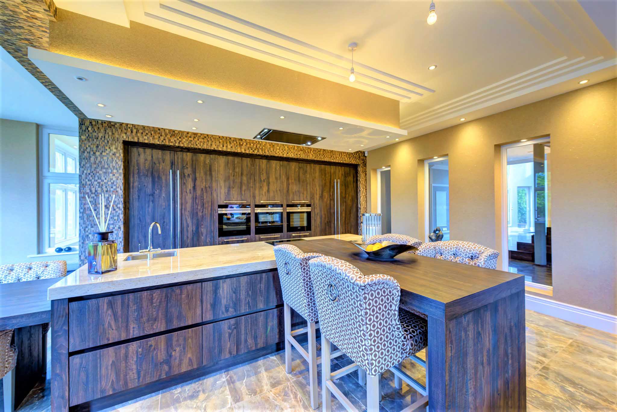 breakfasting and dinning kitchen with butlers pantry