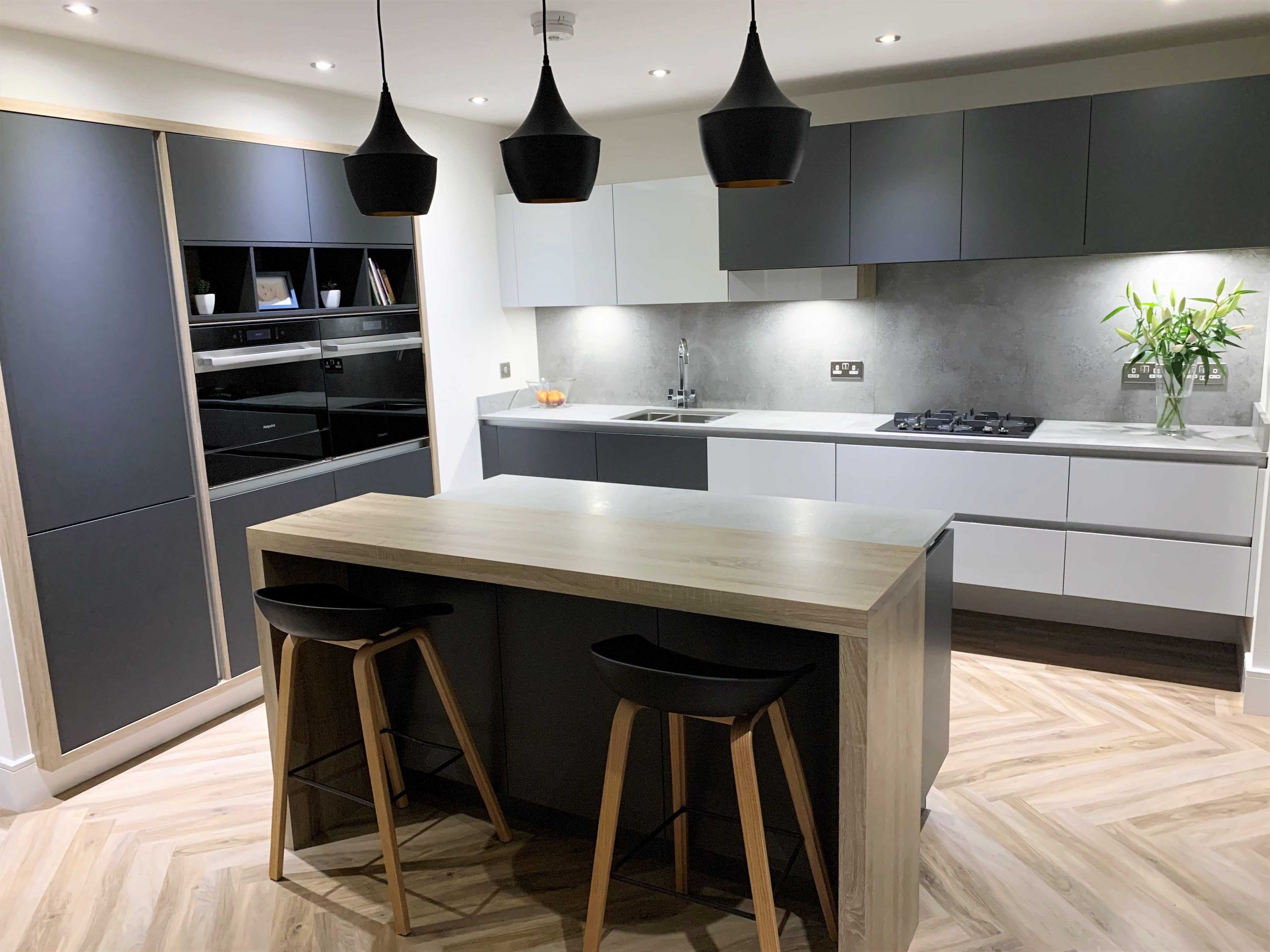 contemporary handless kitchen with island