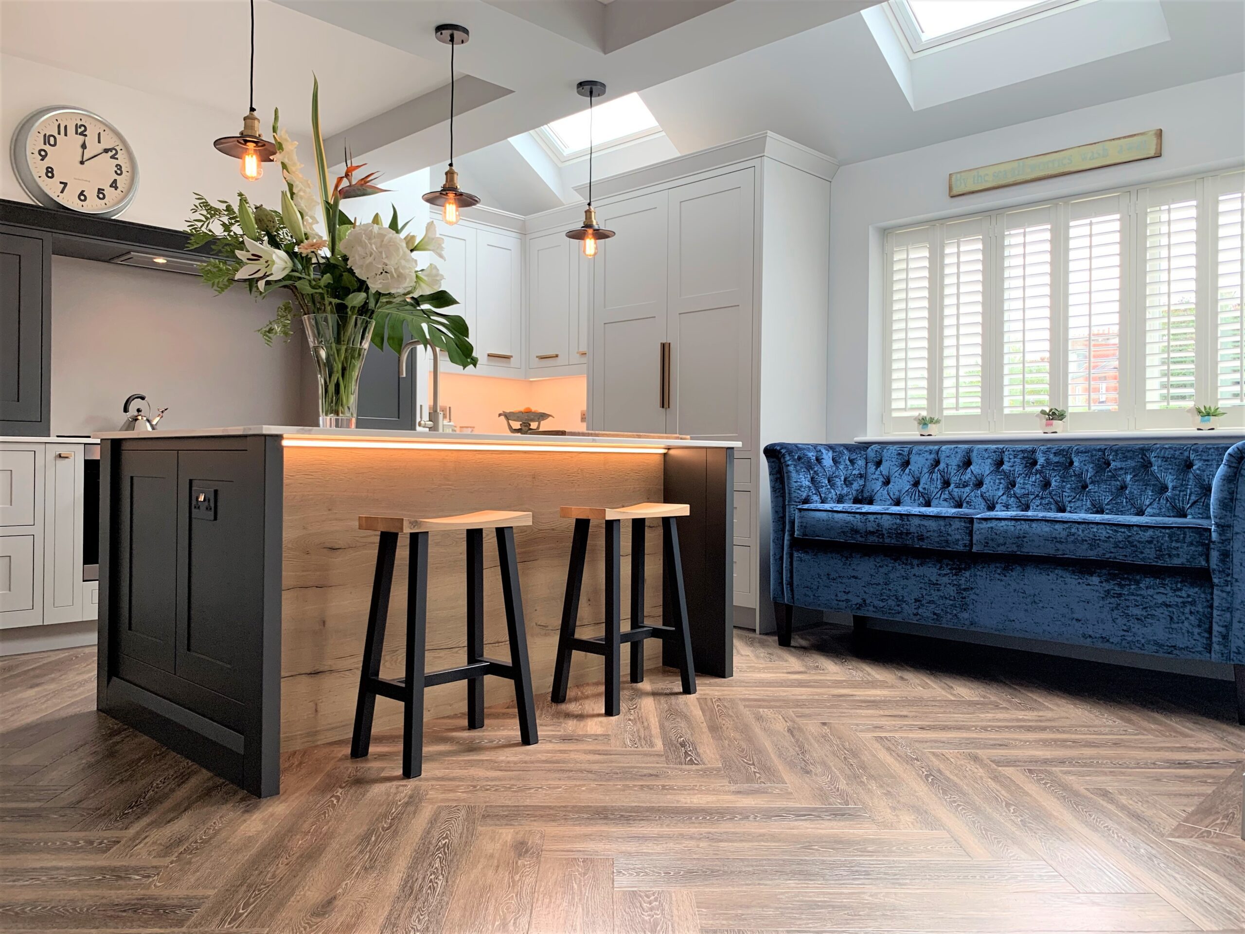 classic in-frame shaker breakfasting kitchen with a contemporary twist