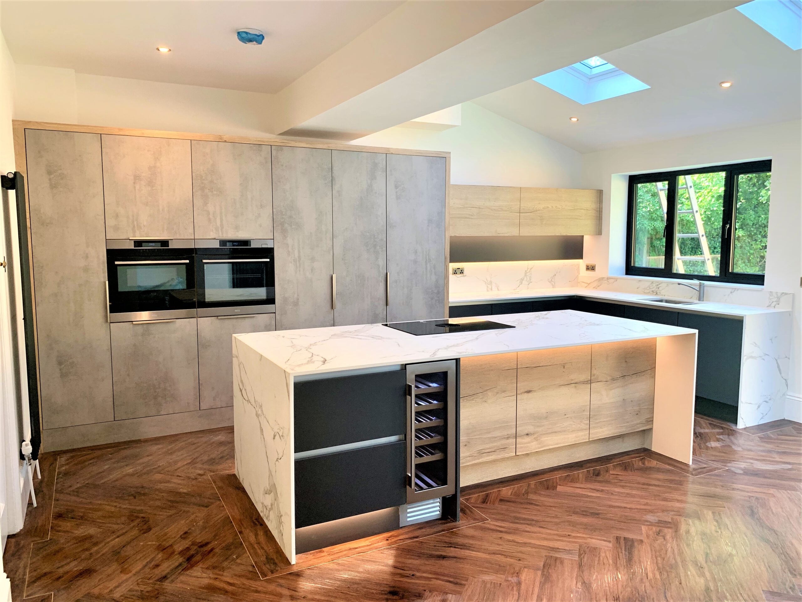 contemporary urban breakfasting kitchen