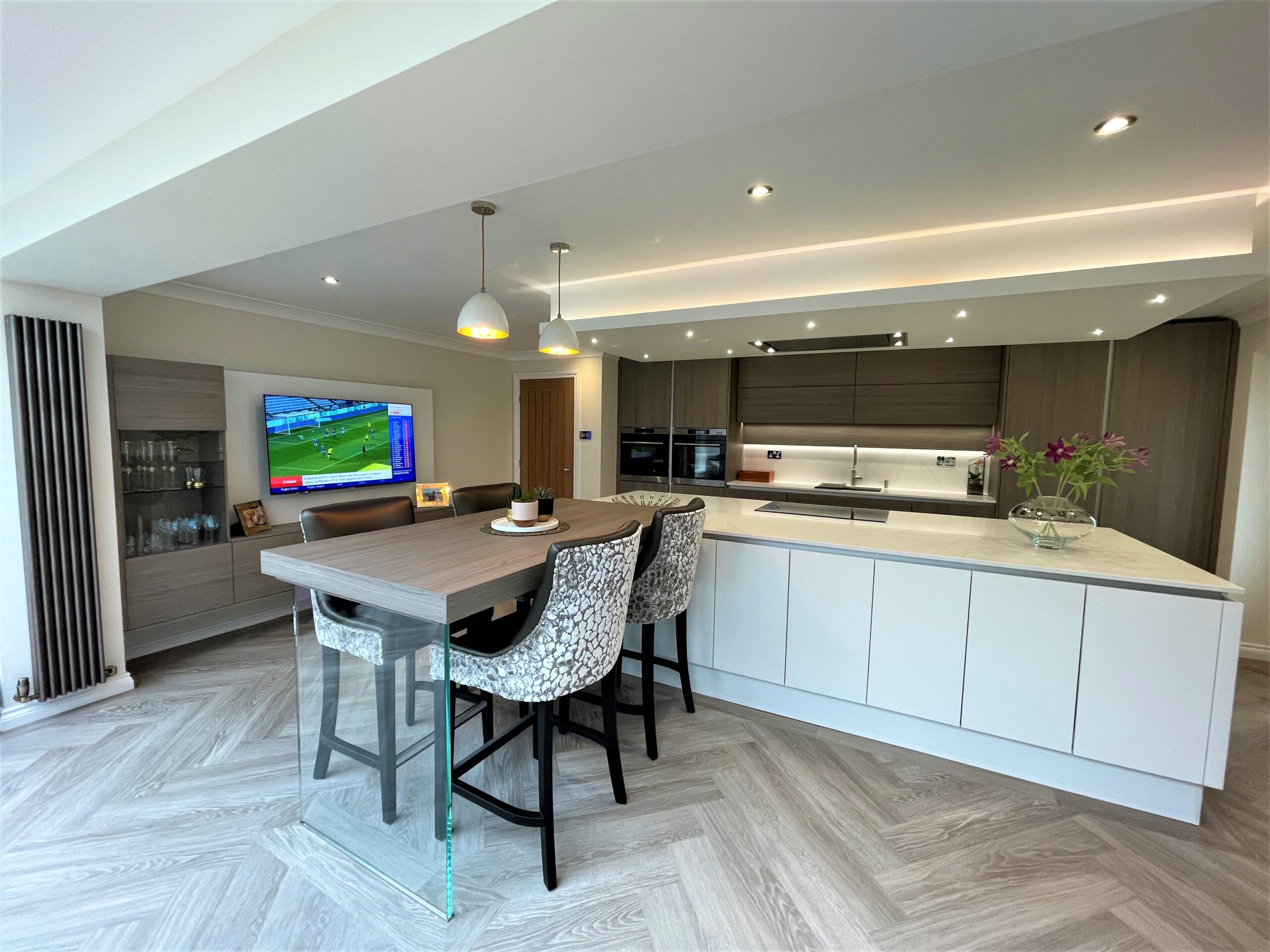 handleless breakfasting kitchen media furniture radiators and karndean flooring