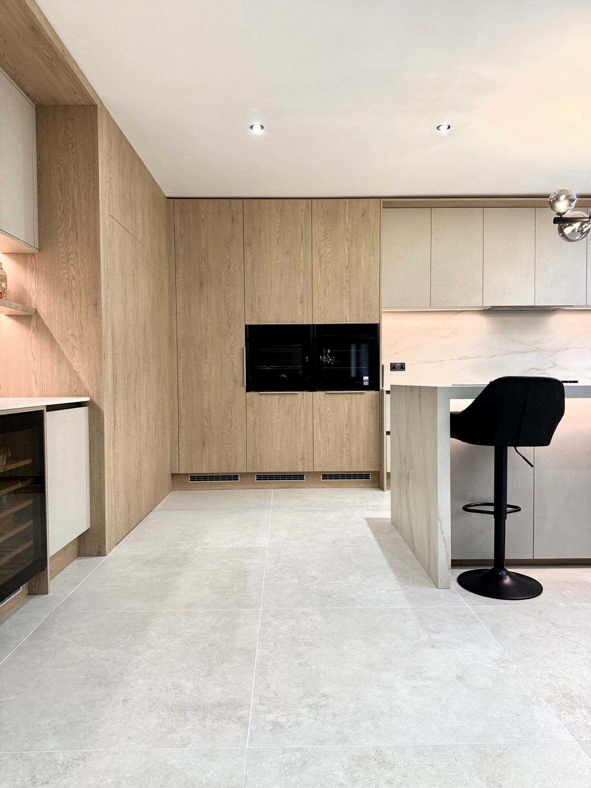 japandi inspired breakfasting kitchen and dining